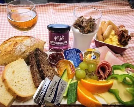 Kobstadshotel Апартаменты Рёдбю